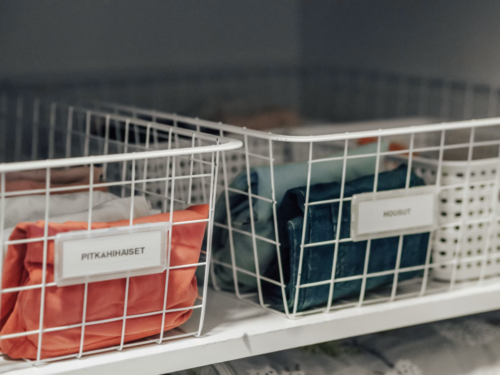 Lasten vaatteiden järjestely